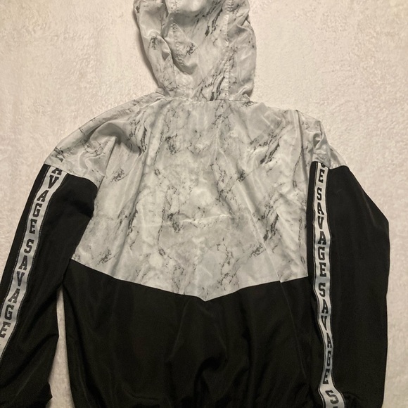 Ardene Marble and Black Sweater - Picture 3 of 3